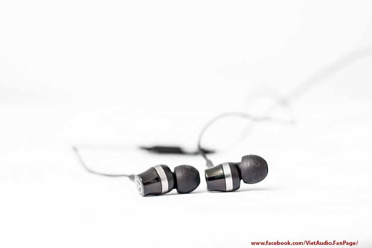 Audio Technica ATH CKR30iS, ATH CKR30iS, Audio Technica ath ckr30is, ath ckr30is, tai nghe Audio Technica ATH CKR30iS, tai nghe, mua tai nghe, bán tai nghe, tai nghe chính hãng, tai nghe giá tốt, tai nghe giá rẻ